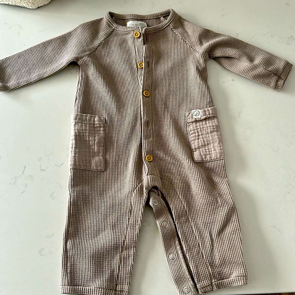 Boys gently used clothing item